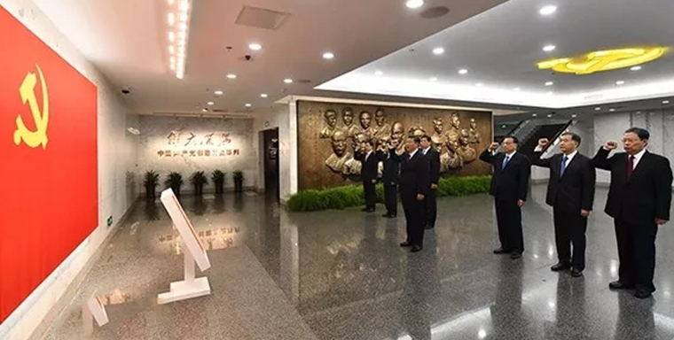组织部的三件“成人礼”