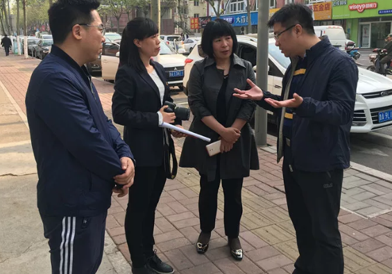 历下区委统战部党支部开展“发挥先锋模范作用，助力卫生城市复审”主题党日活动