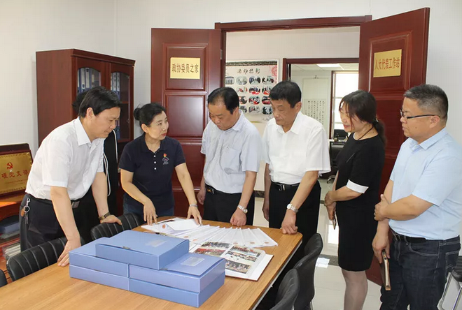 市委统战部领导来历下区调研社区为侨服务工作